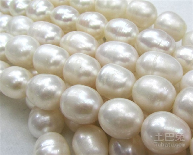 淡水珍珠价格表揭秘，一颗珍珠背后的励志故事